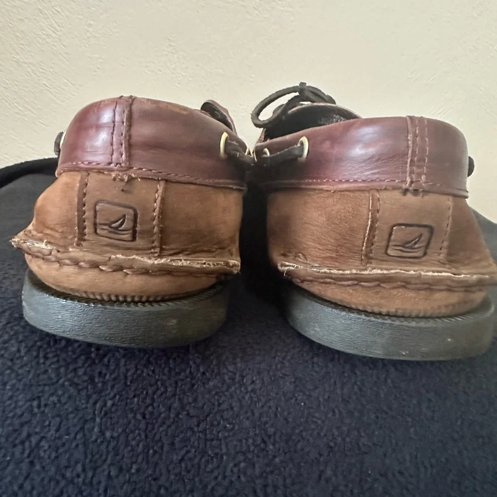 Sperry Authentic 2-Eye Boat Shoe Brown Buck Leather